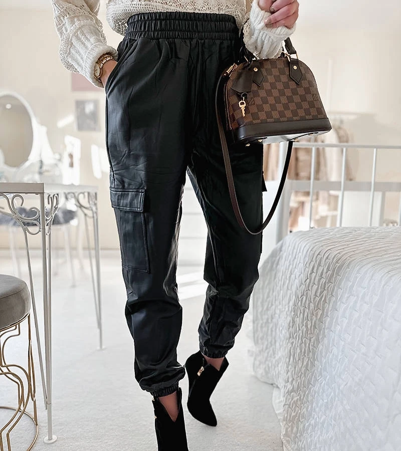 Spodnie z ściągaczami z imitacji skóry