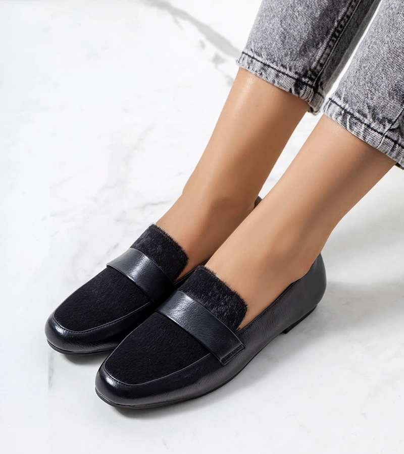 Hers Czarne półbuty z futerkiem