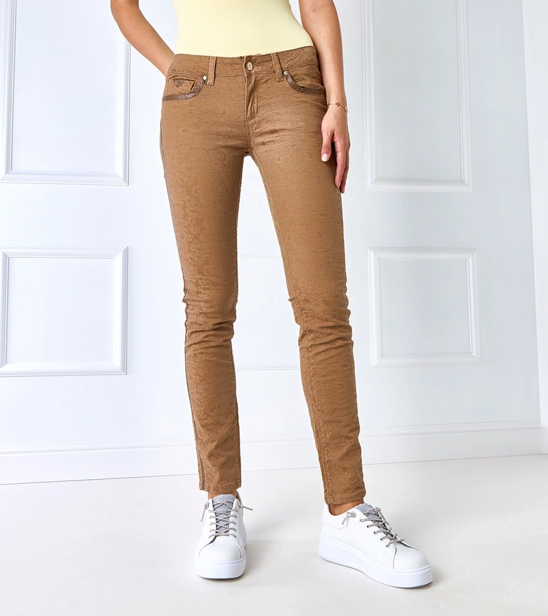 Brązowe spodnie materiałowe w kwiaty