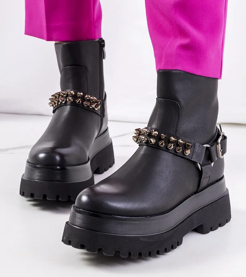 Czarne botki na platformie