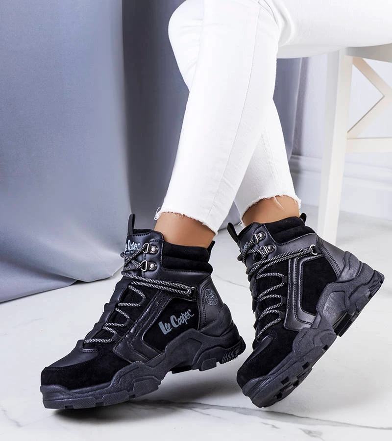 Czarne ocieplane traperki LCJ-22-31-1441L Lee Cooper