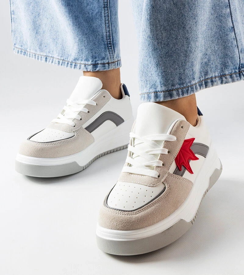 Białe sneakersy z eko zamszową wstawką