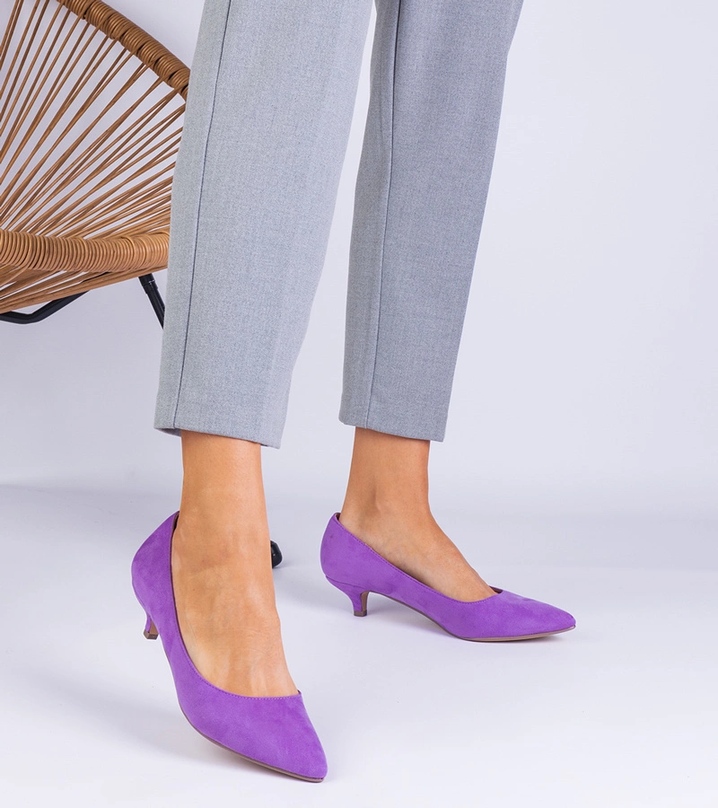 Hers czółenka damskie fioletowe z ekozamszu na niskiej szpilce