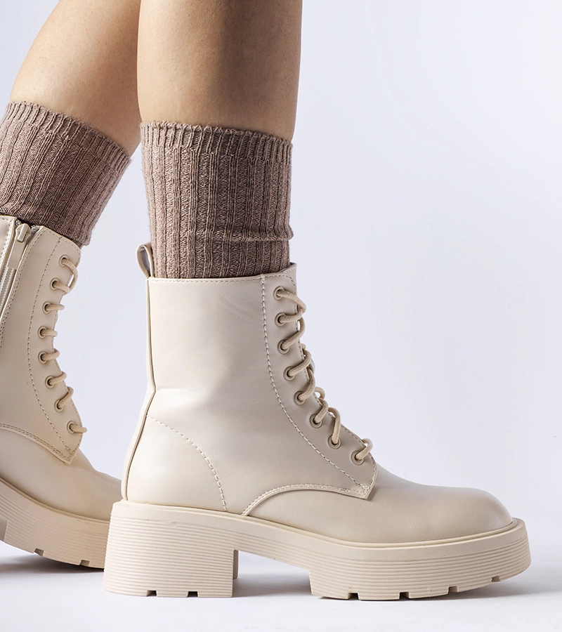 Beżowe ocieplane botki gruba podeszwa