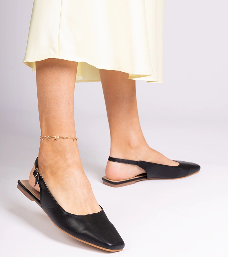 Czarne sandały z zakrytym noskiem