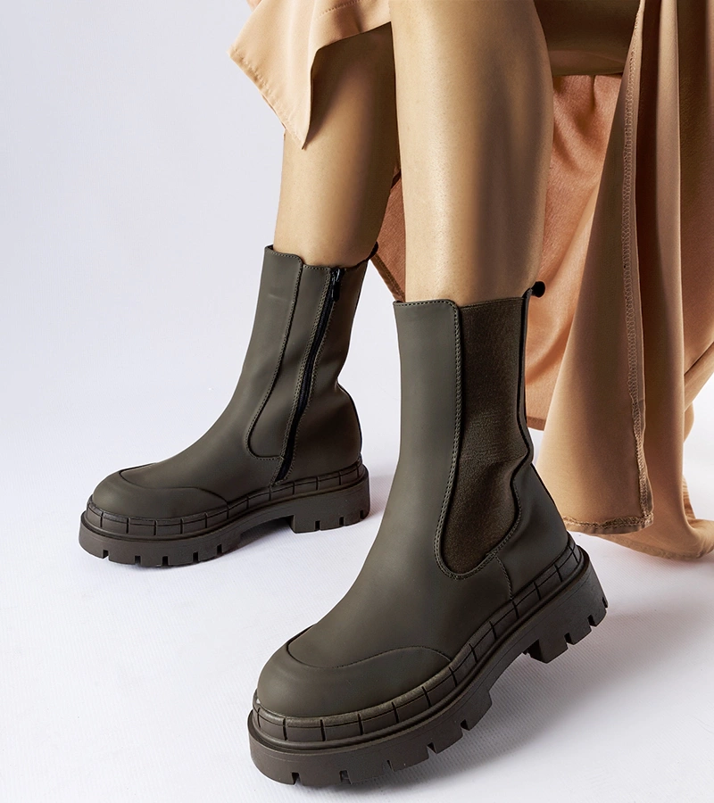 Zielone masywne gumowe botki