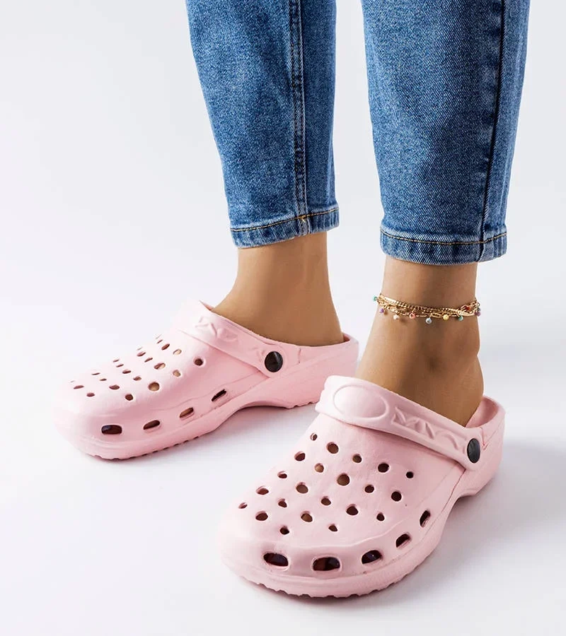 Różowe piankowe klapki z zakrytym noskiem