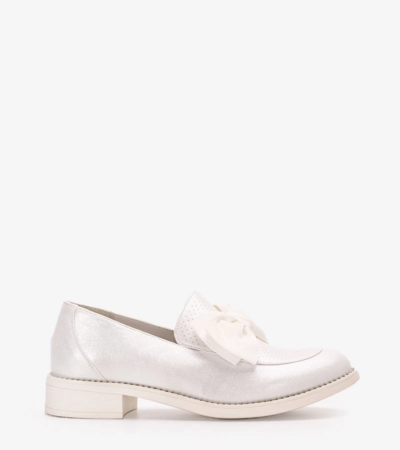 Srebrne półbuty damskie