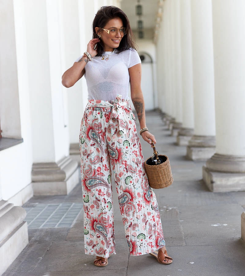 Zielone plisowane spodnie o swobodnym fasonie