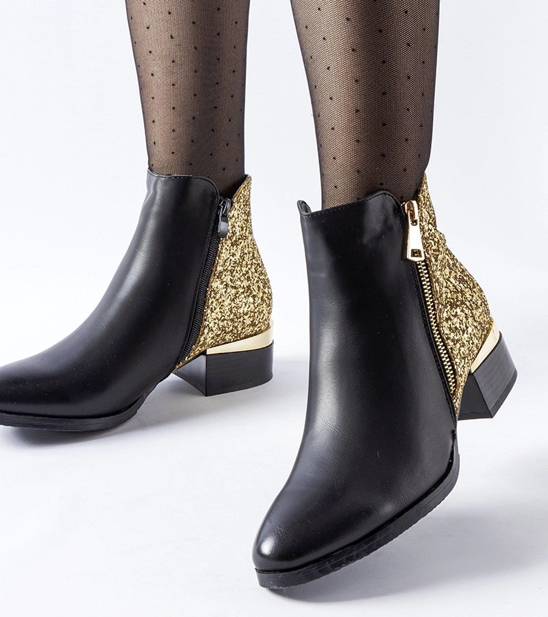 Czarne ocieplane botki z ozdobnym tyłem