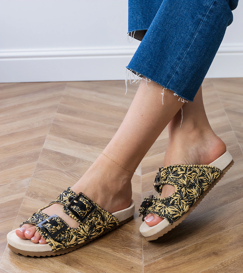 Hers Czarne klapki szydełkowe z klamrami na paskach