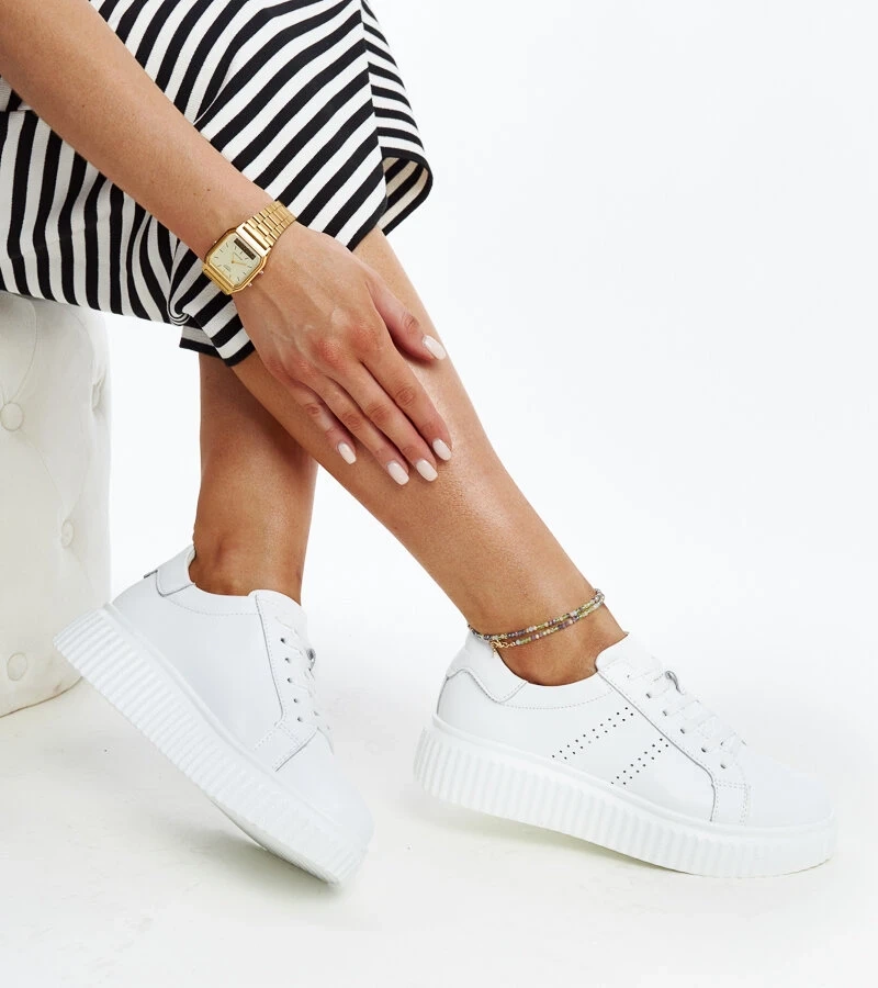 Białe skórzane sneakersy na platformie