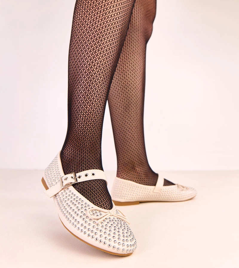 Hers Beżowe baleriny zdobione ćwiekami i kokardką