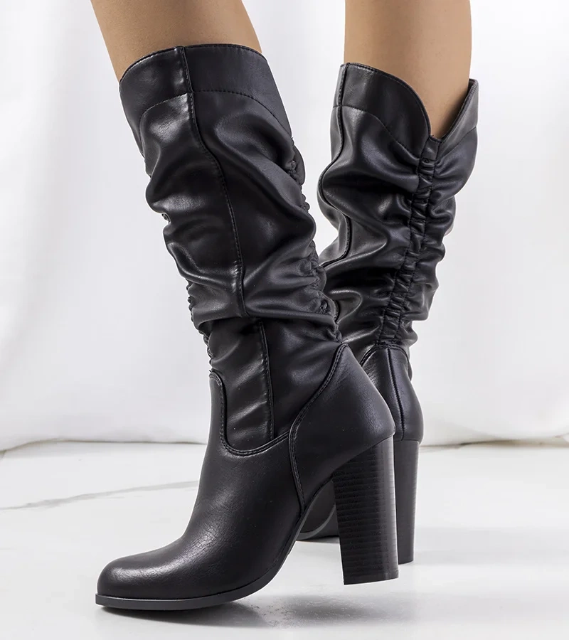 Kozaki czarne na słupku