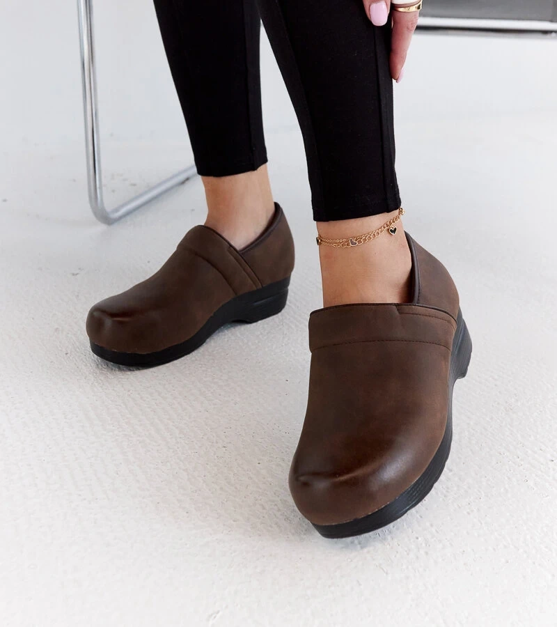 Brązowe półbuty na platformie