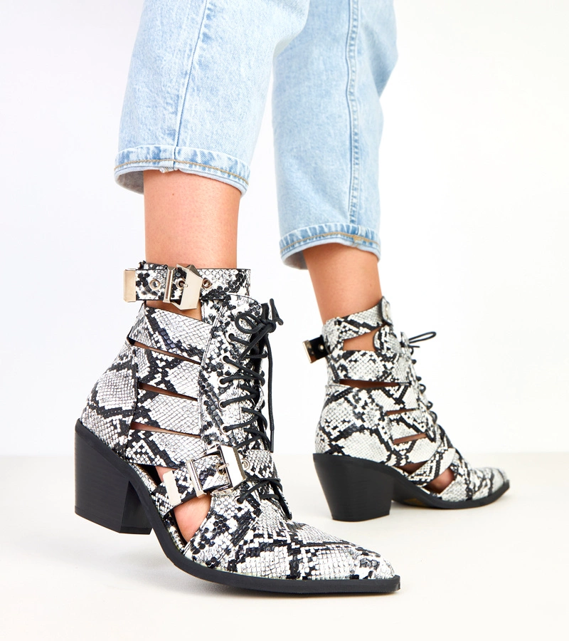 Hers Czarne damskie botki na słupku z wycięciami