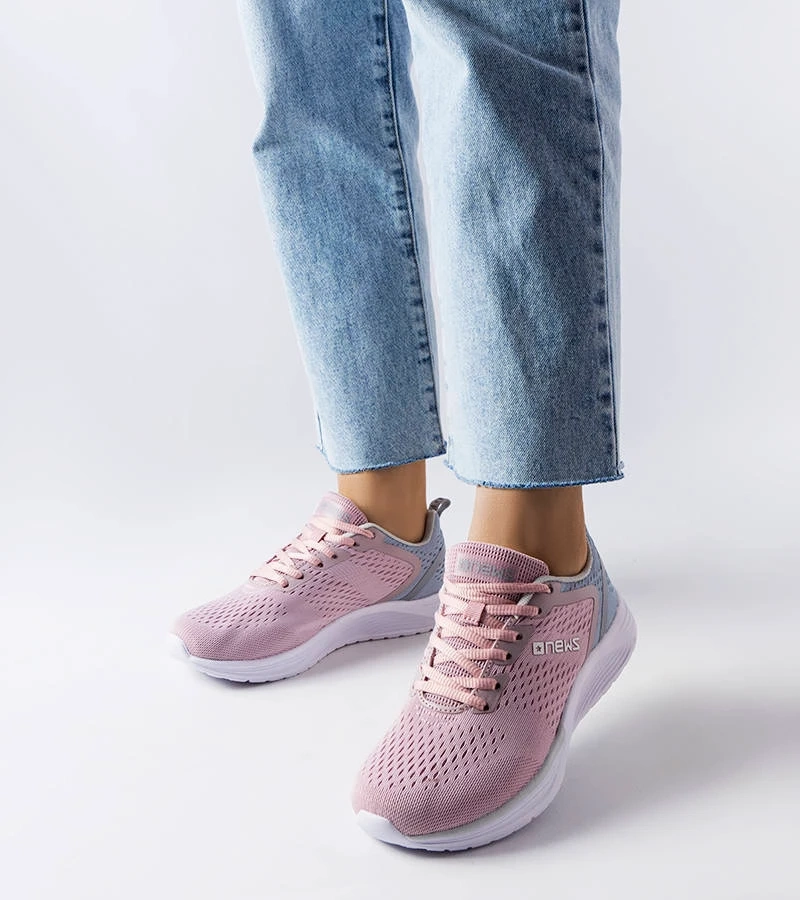 Różowe sportowe obuwie perforowane