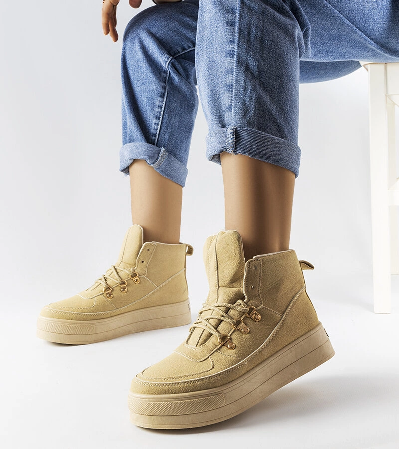 Beżowe sznurowane botki na platformie