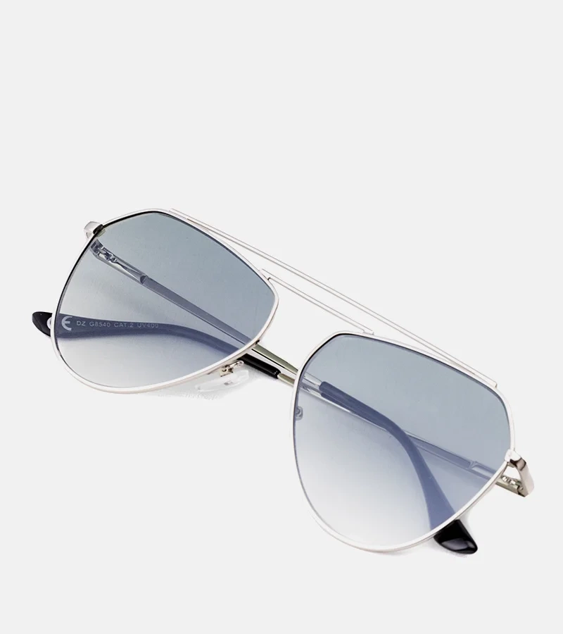 Szare okulary pilotki