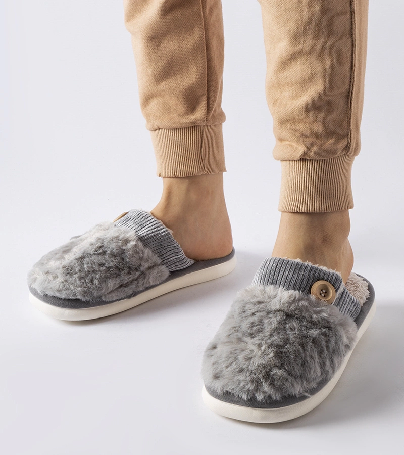 Szare ciepłe kapcie