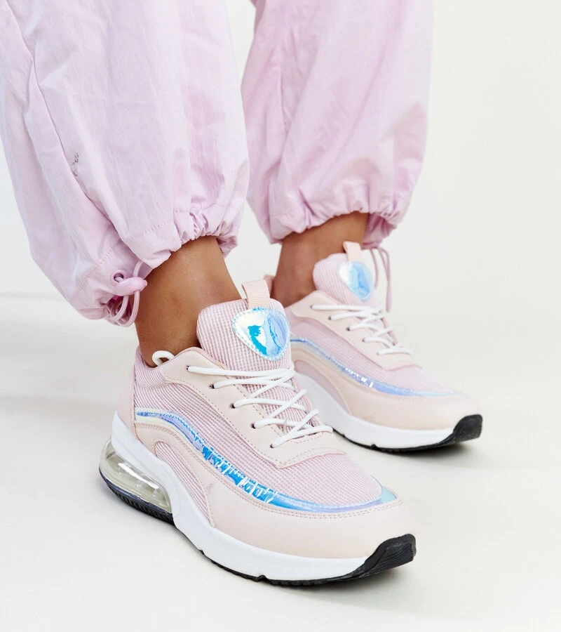 Różowe sneakersy z hologramem