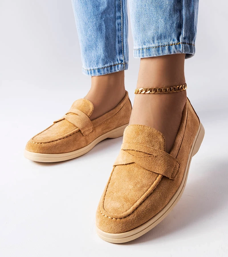 Beżowe klasyczne mokasyny z eko-zamszu