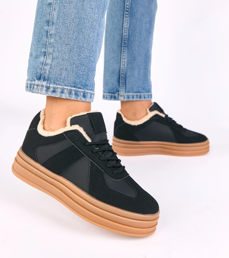 Hers Czarne sneakersy ocieplane futerkiem