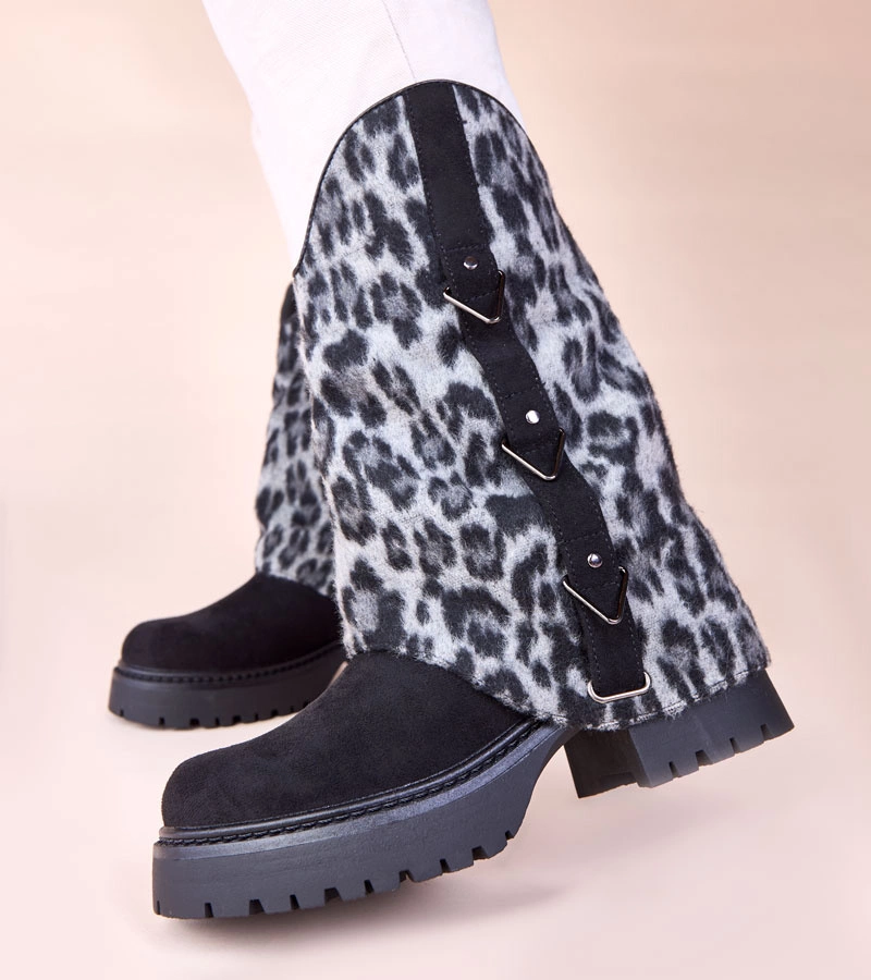 Hers Czarne botki z panterkową wywiniętą cholewką