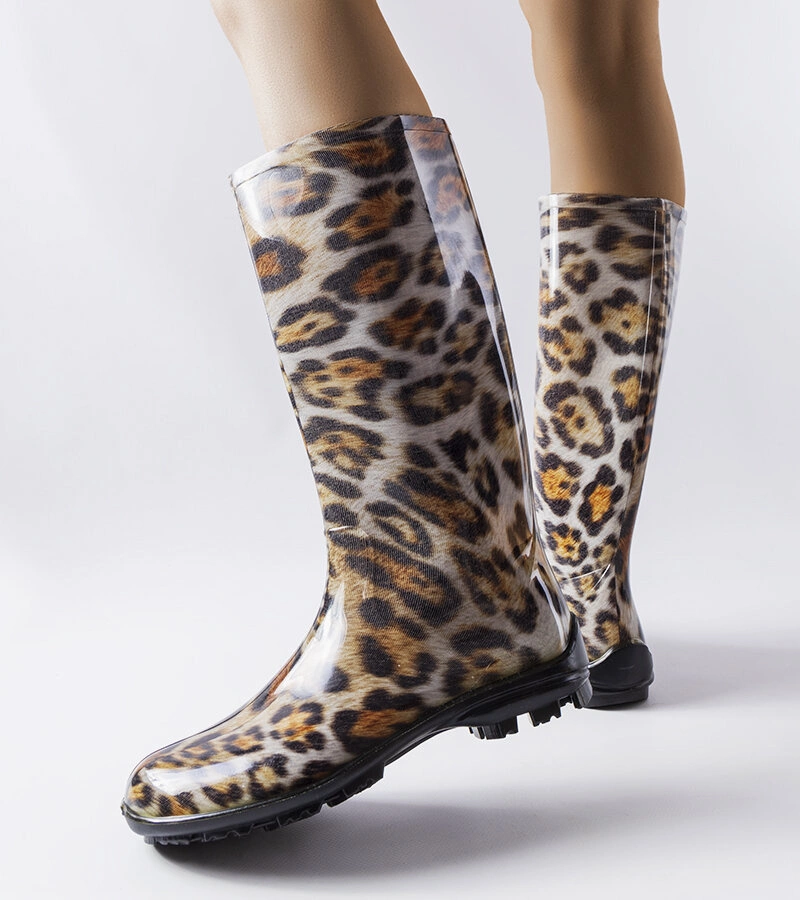 Brązowe wysokie kalosze