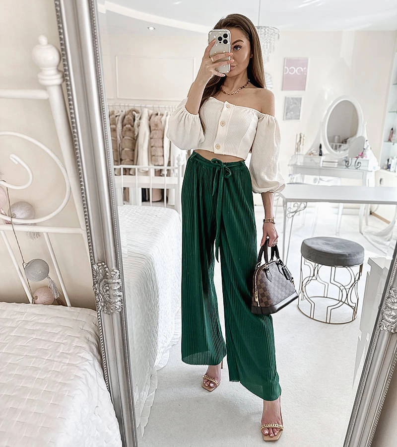 Zielone plisowane spodnie o swobodnym fasonie