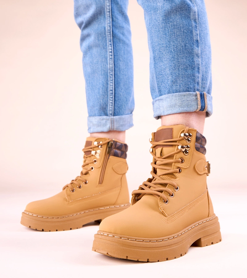 Hers Brązowe traperki ocieplane z matowej ekoskóry