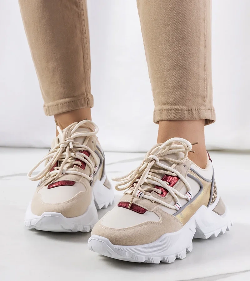 Beżowe buty sportowe