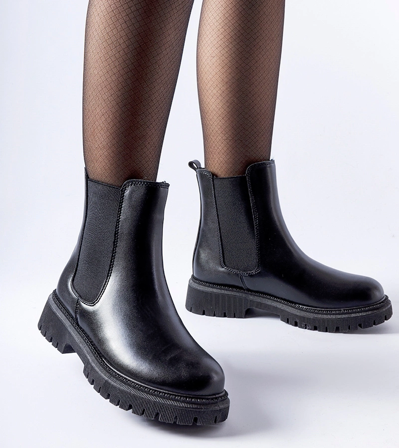 Czarne ocieplane klasyczne wsuwane botki