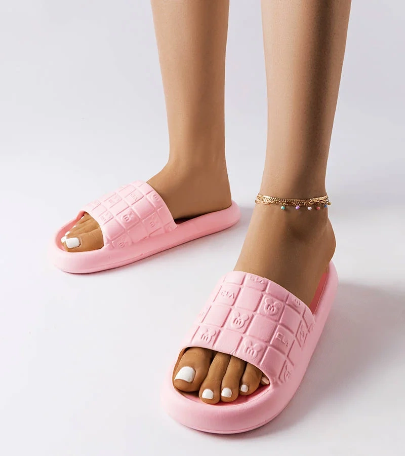 Różowe sportowe klapki