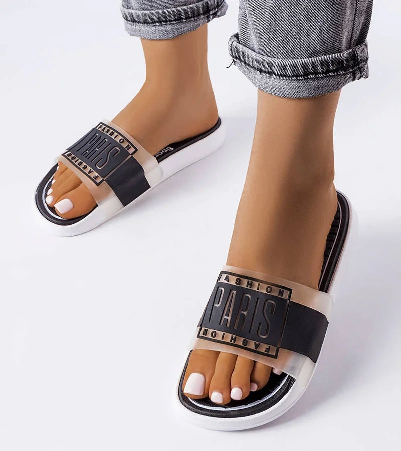 Czarne gumowe klapki