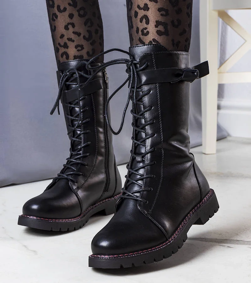 Czarne ocieplane traperki