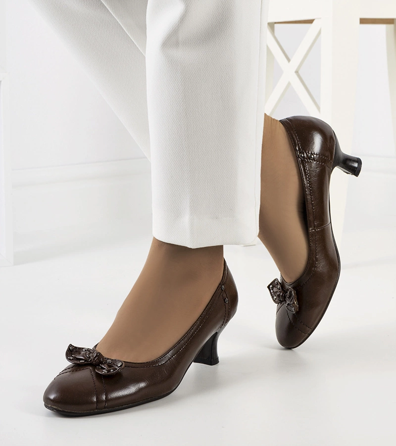 Brązowe czółenka z eko-skóry