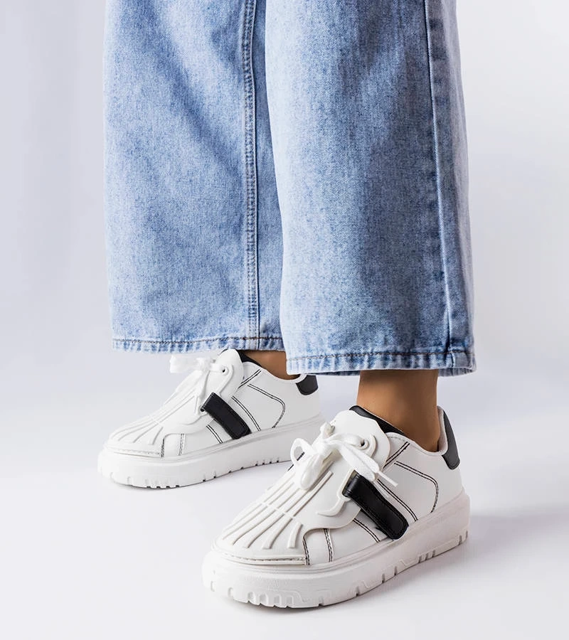 Biało-czarne sneakersy na platformie