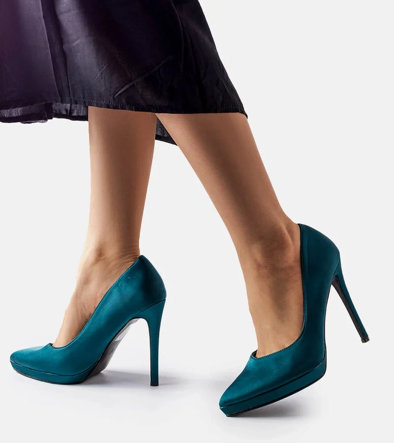 Hers Ciemnozielone satynowe szpilki