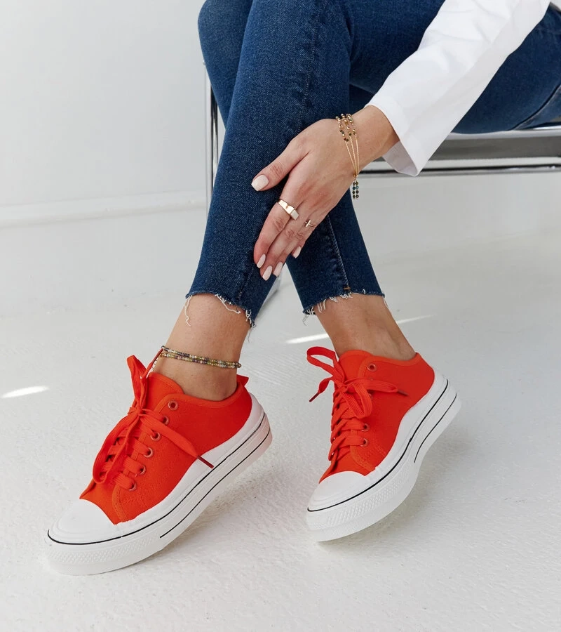 Pomarańczowe trampki na platformie