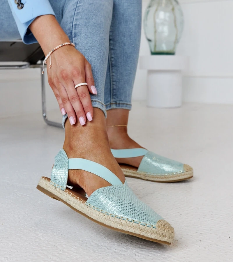 Jasnozielone espadryle z odkrytą piętą