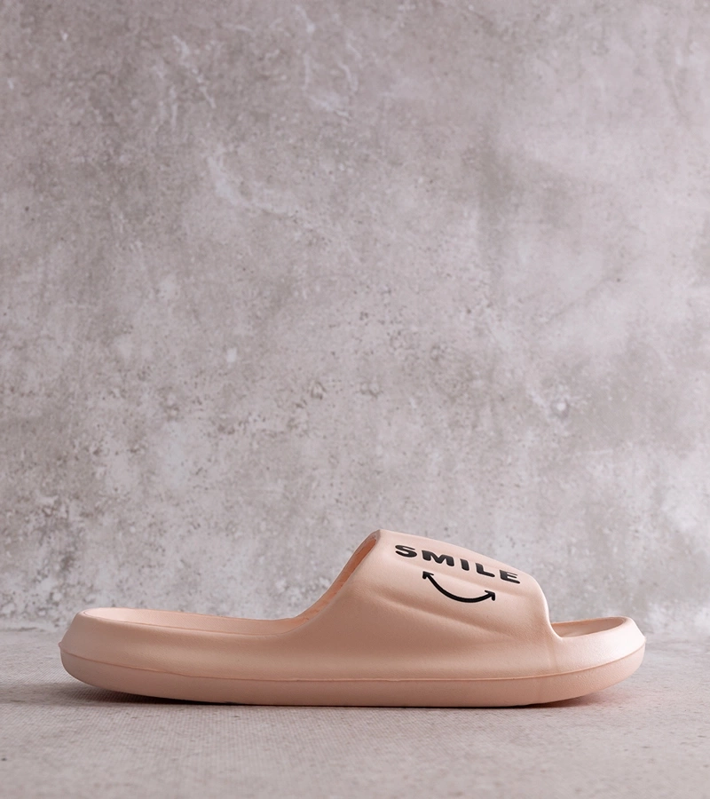 Różowe sportowe klapki