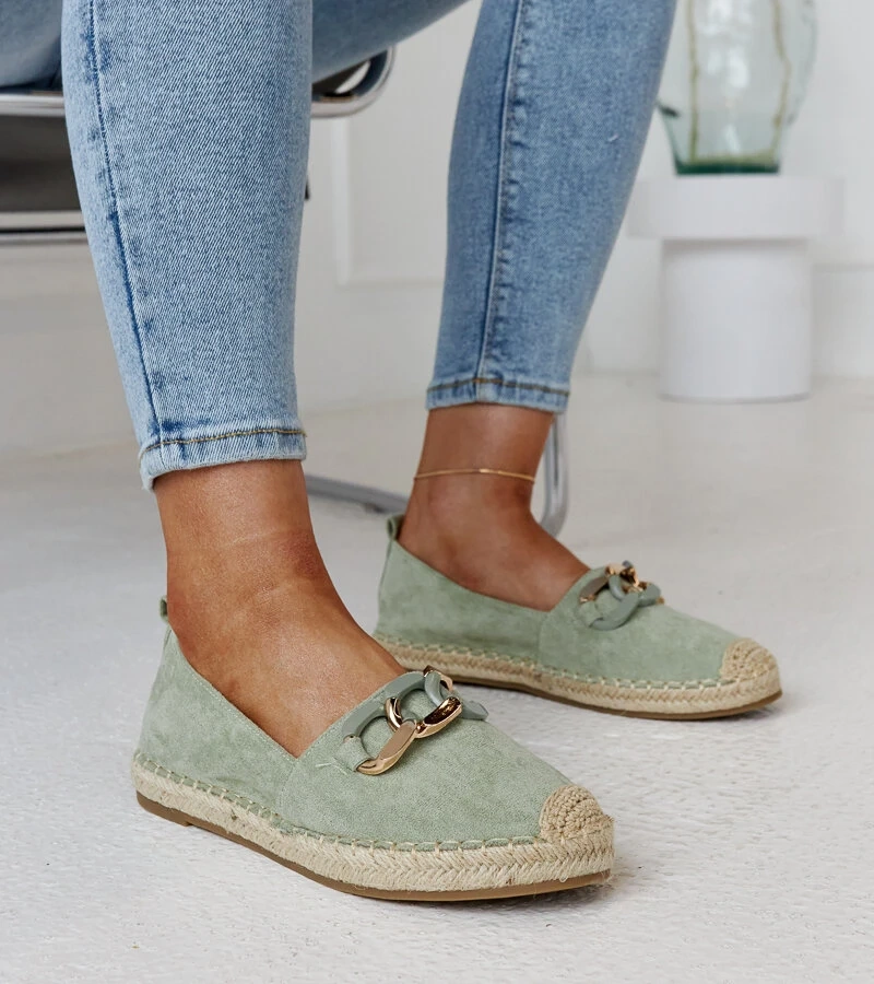 Zielone espadryle z łańcuchem