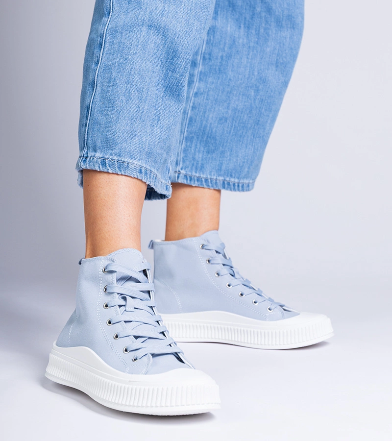 Niebieskie wysokie trampki na platformie