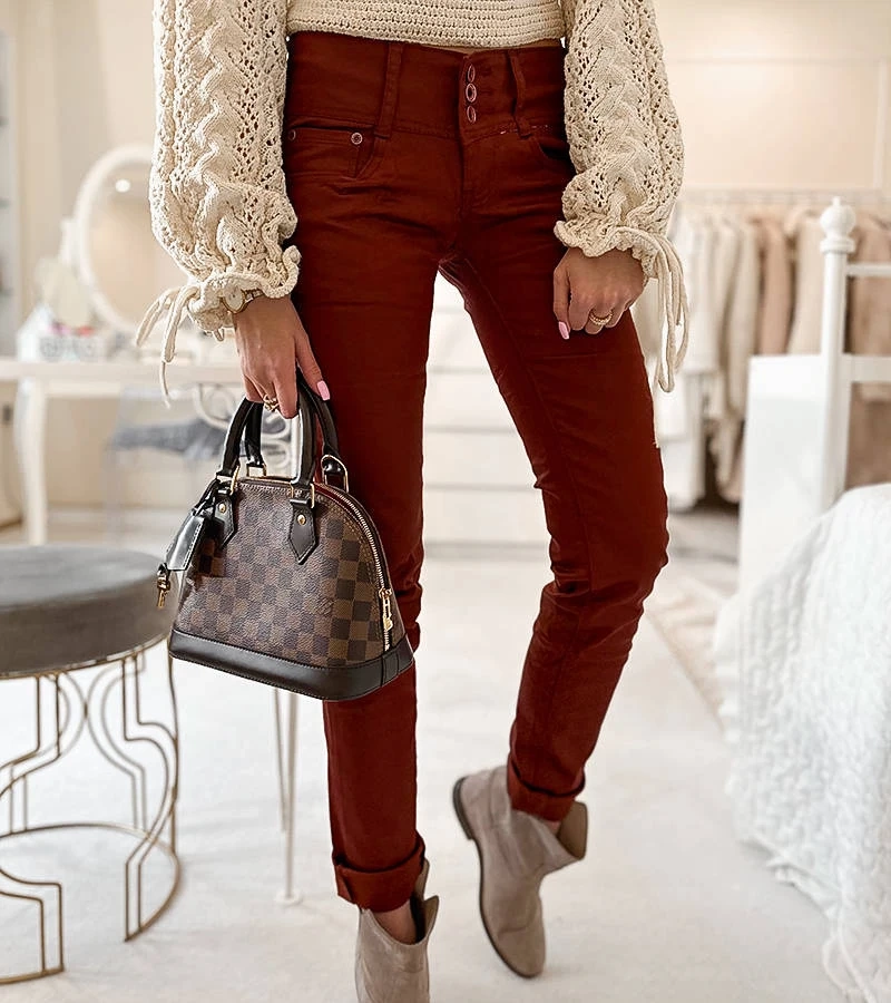 Brązowe spodnie woskowane matowe