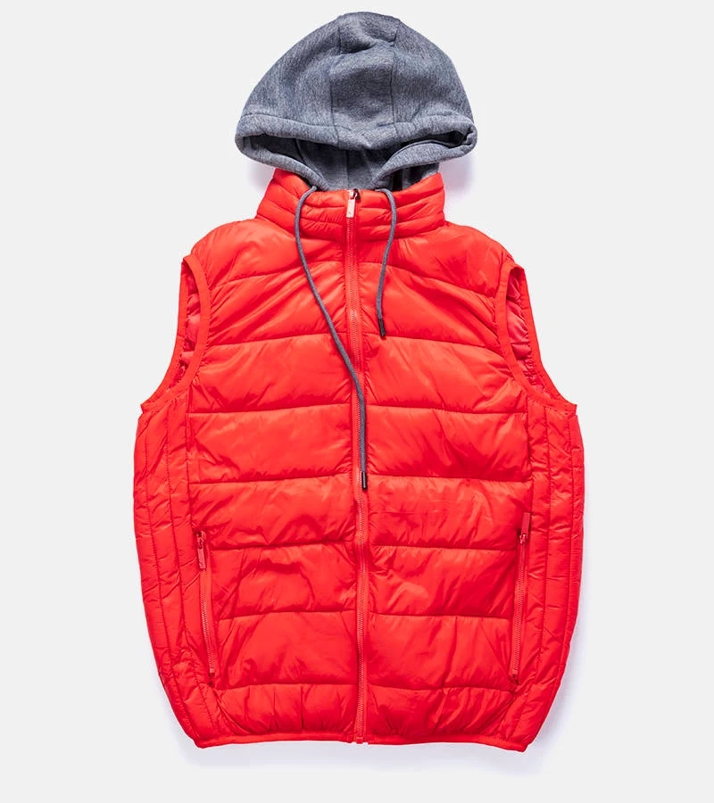 Czerwona pikowana kamizelka z dresowym kapturem