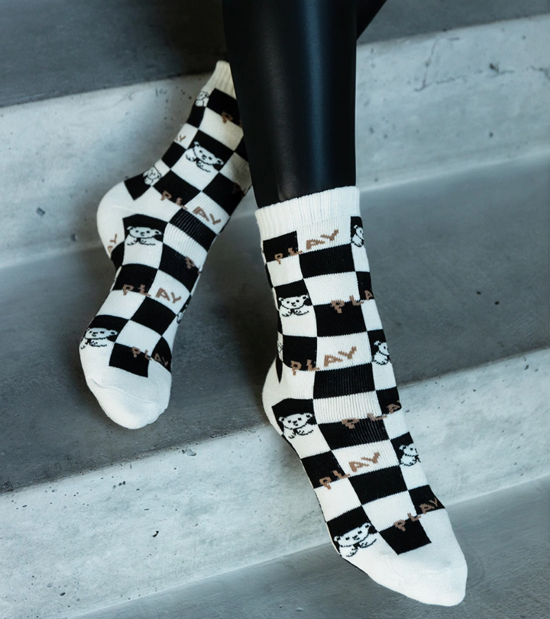 Biało-czarne ciepłe skarpetki