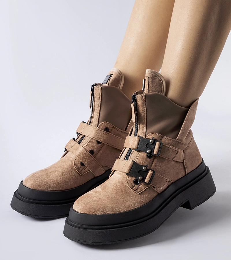 Brązowe botki na platformie