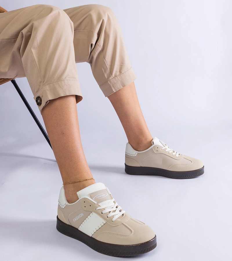 Beżowe sneakersy na platformie z przeszyciami