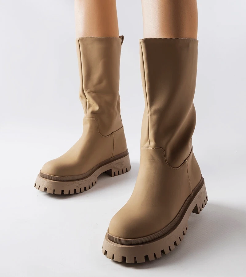 Brązowe matowe kozaki